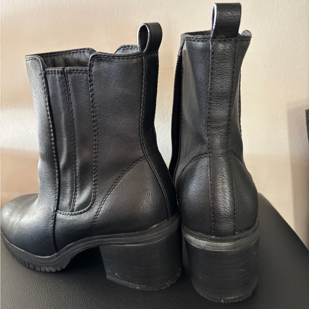 BareTraps Feeney Black Leather Ankle Booties 6.5 Block Heel Side Zip - Picture 6 of 9